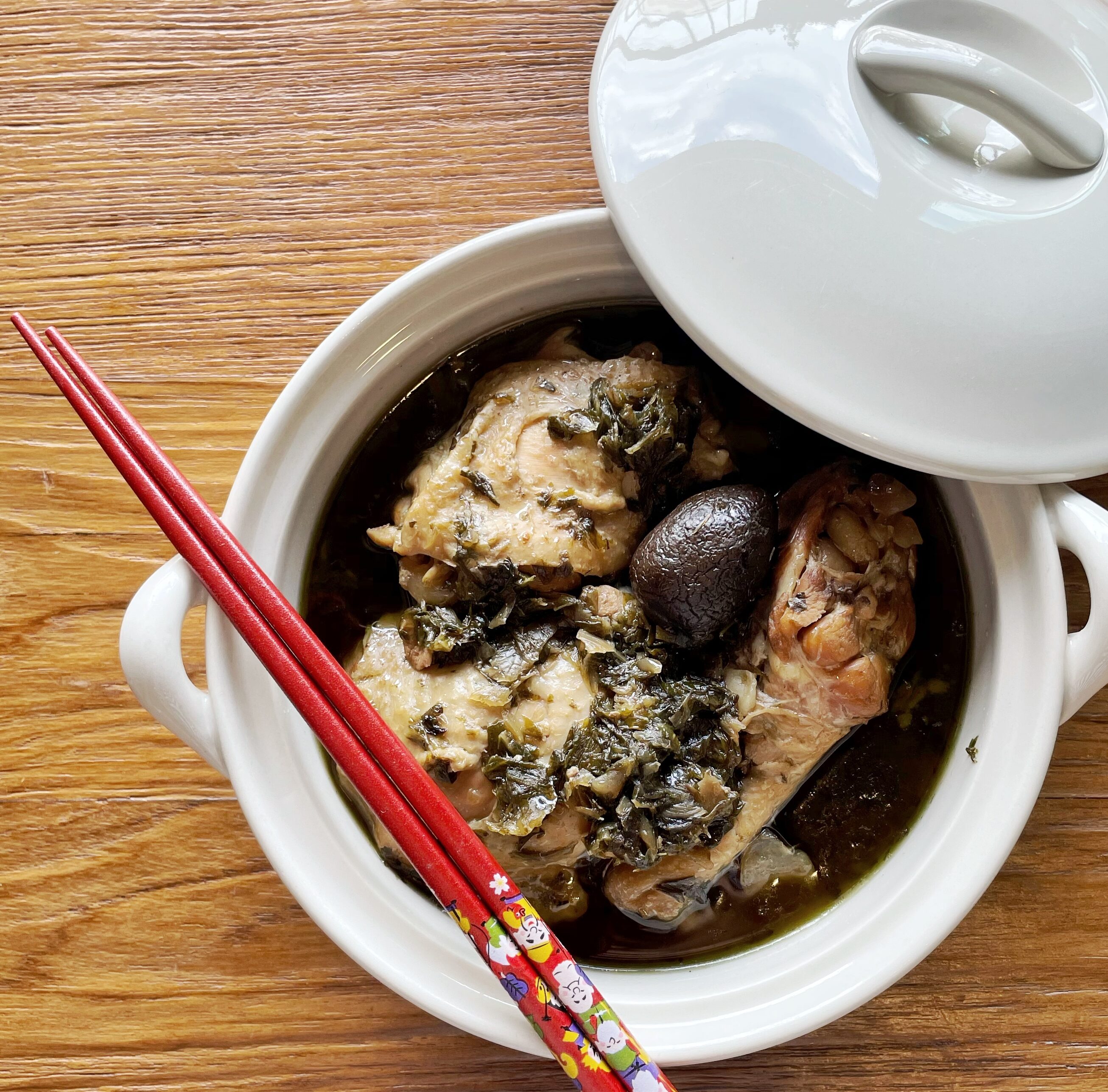 ไก่ตุ๋นกานาฉ่าย
